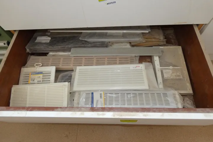 Posten Material/Zubehör Umfang: 1x Schubladeninhalt